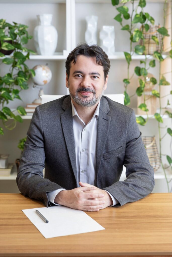 Dr Tiago Xavier - urologista